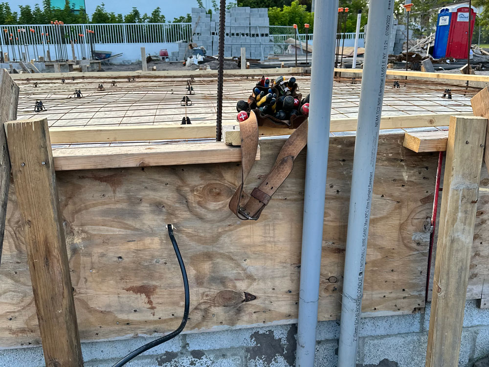 70601822792--AA1850A9-6A3A-4170-A172-99FAFC25C941